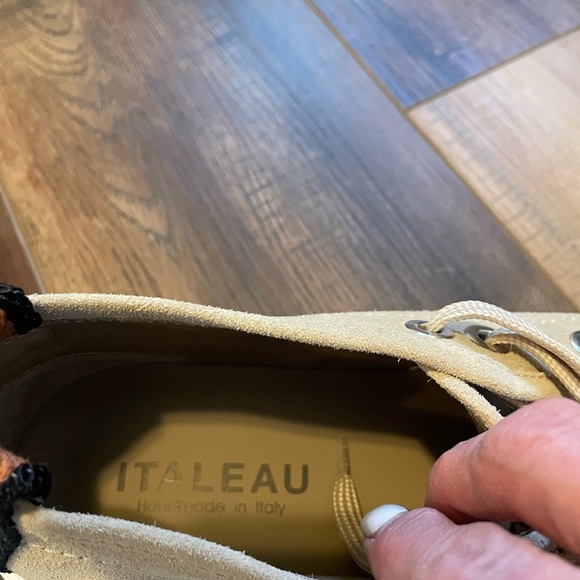 ITALEAU Wedge Suede Sneakers Taupe Size 8.5 says 8 but fits like 8.5.- t - Picture 3 of 9
